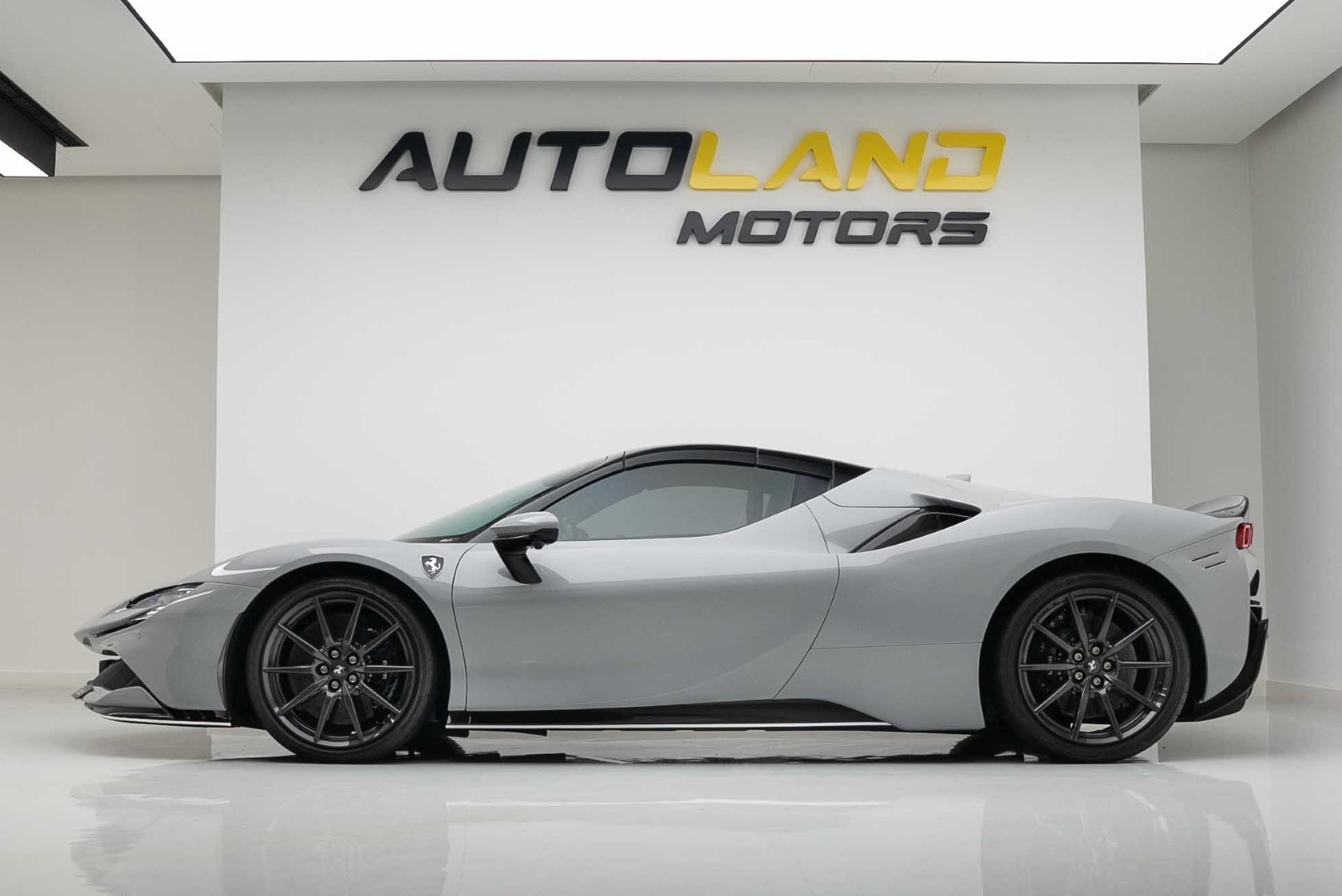 2023 FERRARI SF90 SPIDER ASSETTO FIORANO | GCC | AL TAYER CAR | FULL CARBON | EXTRANGE COLOUR | WARRANTY AND SERVICE 